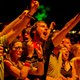 Waarom betalen mensen een paar honderd euro om op een festival te zijn waar ze voornamelijk kletsen?