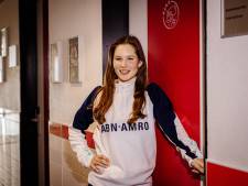 Haar vader had concurrentie van Bergkamp en De Boer, lukt het Deau (18) wel om door te breken bij Ajax?