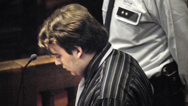 Hans Van Themsche op zijn assisenproces in oktober 2007. Hij kreeg levenslang voor zijn moordende raid. Beeld Belga