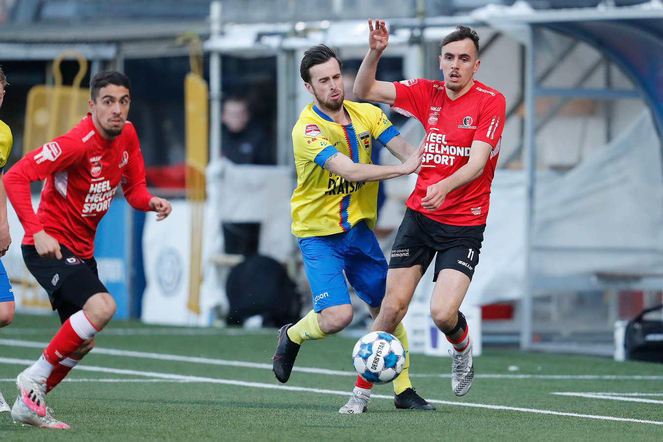 LIVE | Mühren zet Cambuur op gelijke hoogte tegen Helmond ...