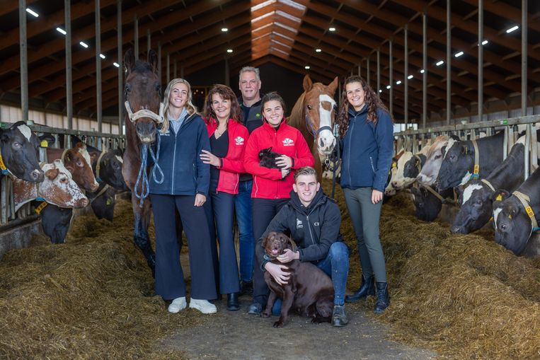 De familie Schilder. V.l.n.r.: Linn, Jolanda, André, Mel, Stan en Bo. Beeld Loek Buter