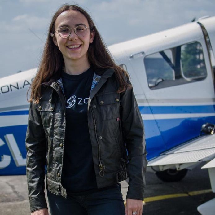 Op haar 14 jaar begon Zara aan de training om een pilootbrevet te halen.