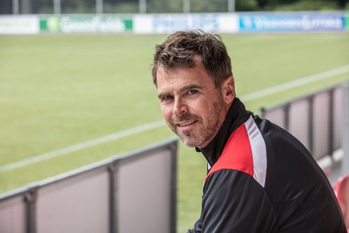 Jong PSV trainer Dennis Haar in Eindhoven