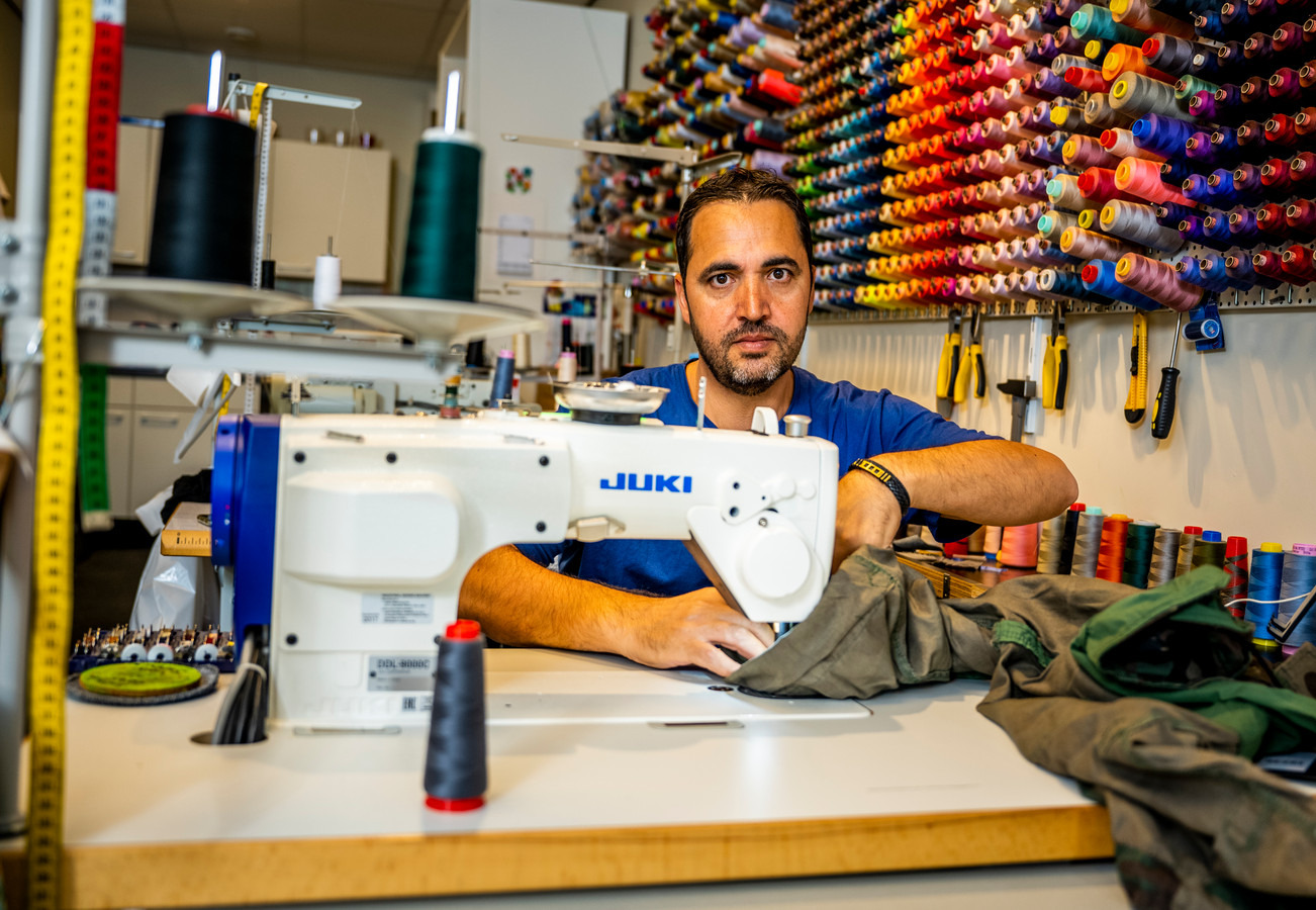 Met Moeite Spaarde Kleermaker Yanni 7000 Euro In Coronatijd Nu Is 