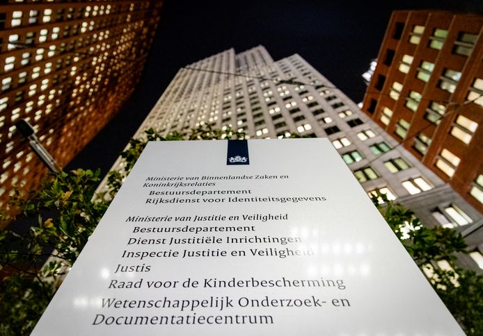 Het ministerie van Justitie en Veiligheid is opnieuw onderwerp van discussie.