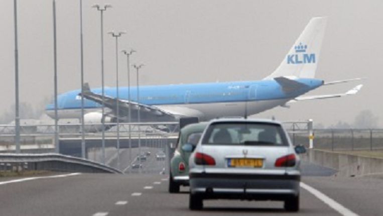 De KLM heeft sinds zaterdag 17 testvluchten uitgevoerd om te zien of het vliegen veilig kon worden hervat. (ANP) Beeld 