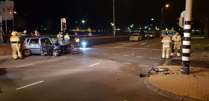 De situatie in Nijmegen na het ongeluk op de St. Annastraat.