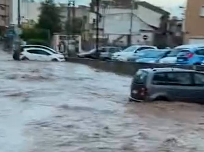 Noodweer treft Costa Blanca: auto’s ‘zwemmen’ door Spaanse straten, vliegverkeer Mallorca stilgelegd