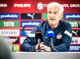 Fred Rutten tijdens de persconferentie van PSV op vrijdag.