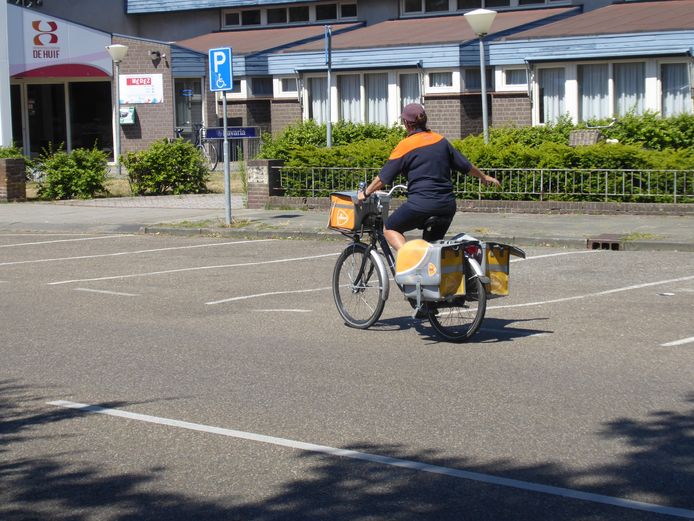 De geldkiosk komt op het parkeerterrein bij De Huif.