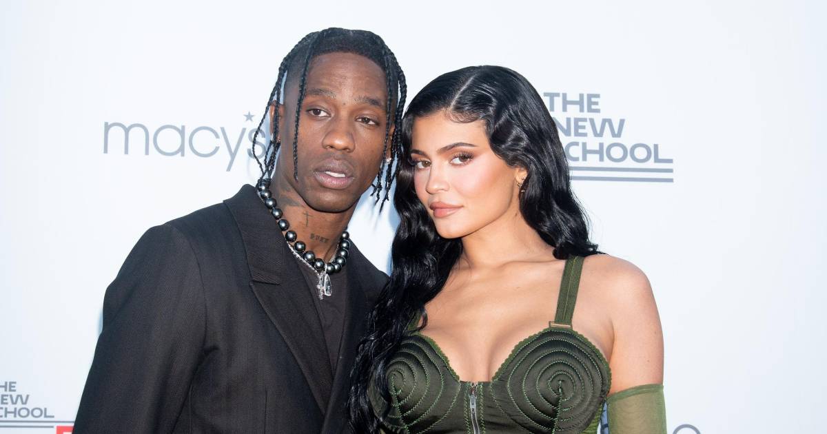 Беременная Кайли Дженнер посещает музыкальный фестиваль AstroWorld, который выходит из-под контроля |  Умер на Техасском музыкальном фестивале