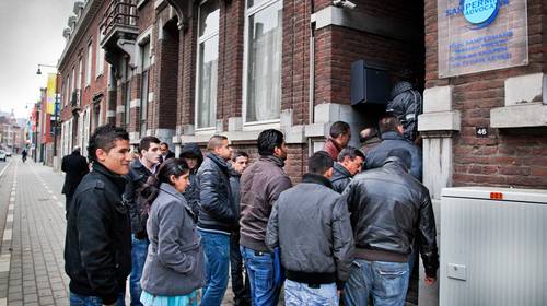 ‘Advocaten van de laatste kans’ opgepakt: “Ze gaven babyborrel voor nieuwe Bentley. Met 100 flessen champagne”