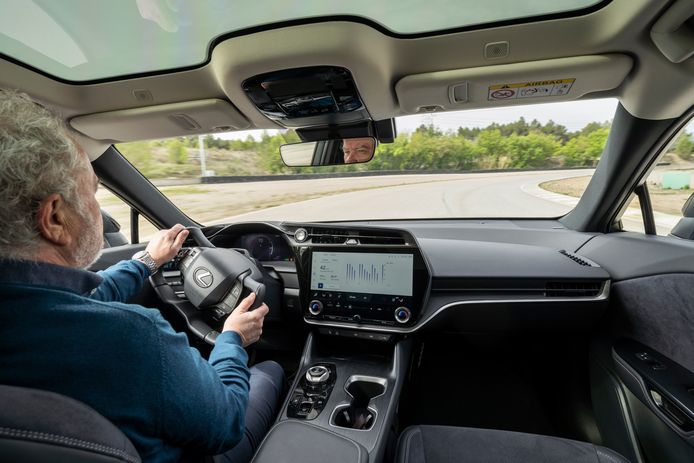 Joost Bolle testte het yokestuur van Lexus.