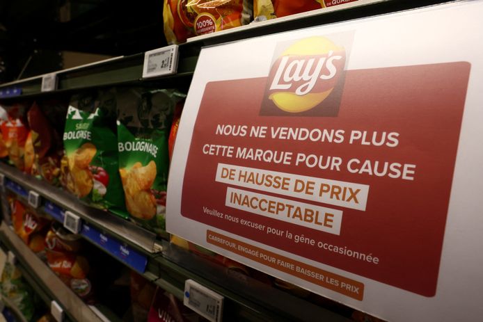 Beeld uit een Carrefour in Parijs. De beslissing van Carrefour België volgt na een gelijkaardige stap van Carrefour Frankrijk.