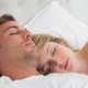 7 tips voor als je moeilijk in slaap valt naast je partner