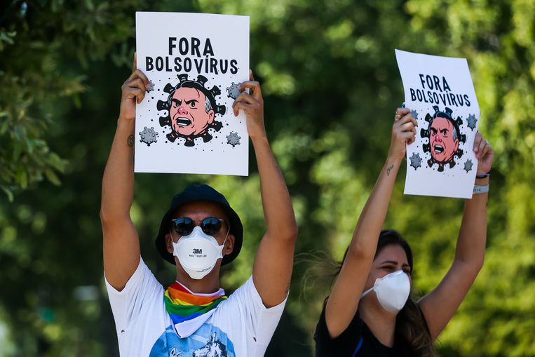 Zaterdag werd overal in Brazilië gedemonstreerd tegen het coronabeleid van Bolsonaro. Beeld Getty Images