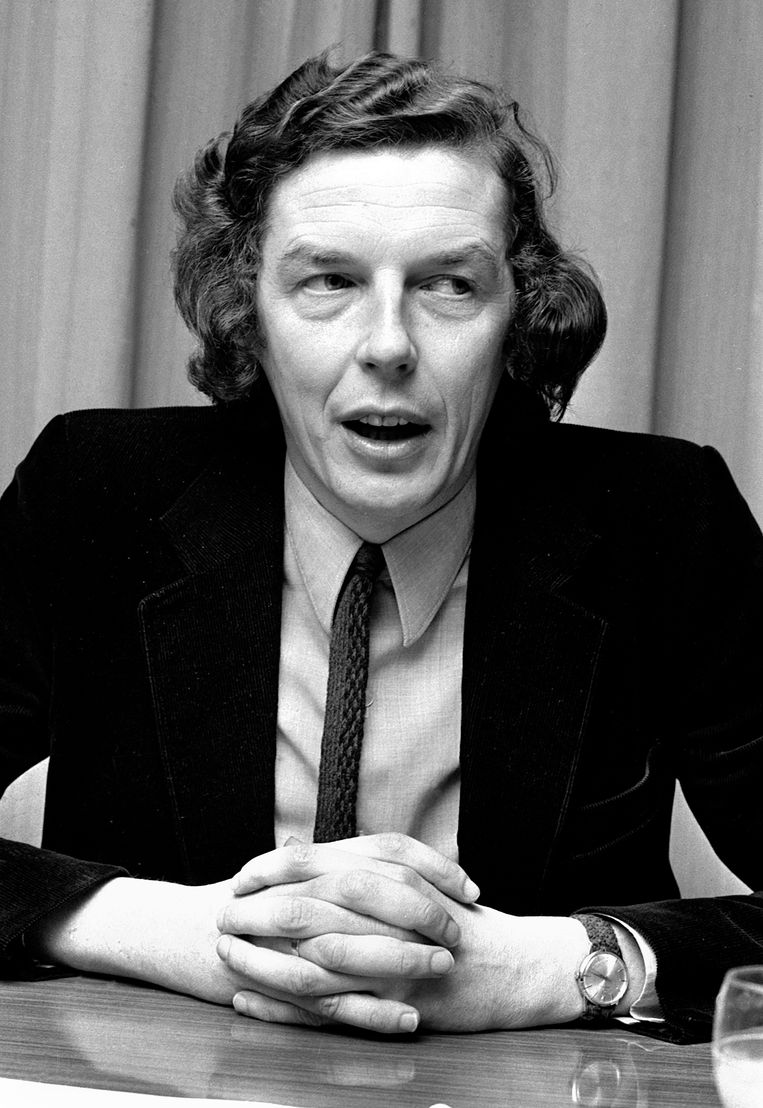 De jonge en jeugdige Wim Kok met lang haar. Beeld Hollandse Hoogte / Bert Verhoeff