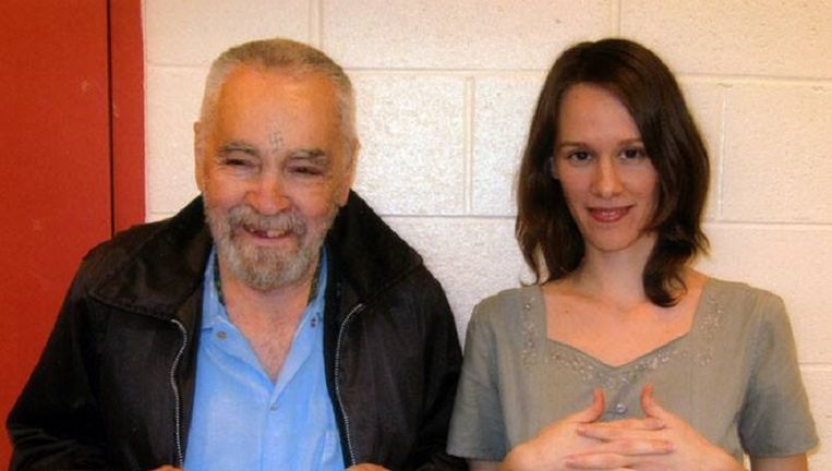 Charles Manson in de gevangenis met 'Star'. Beeld Charles Manson