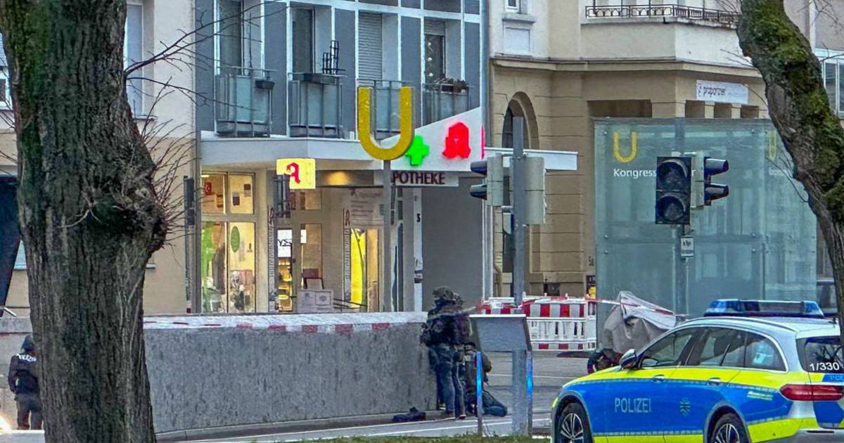 Аптека похитителя заложников в Карлсруэ была известна полиции Проверить, не является ли заложник сообщником |  снаружи