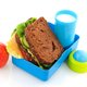 Te veel kinderen zonder eten naar school: "Soms zeggen andere kinderen: 'Jouw boterhammen zien groen!'"