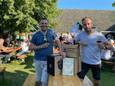 Jelmer (l) en Laurens Jobse uitGoes, alias De Zeeuwse Brouwbroeders, met hun winnende bier.