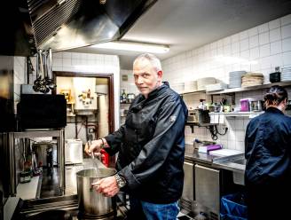 Horecadroom van Wim in de knop gebroken, café te koop door ernstige artrose: ‘Het is mijn vijfde kindje’