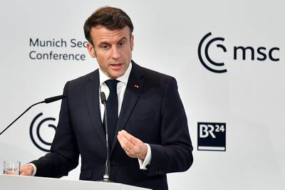 Macron: “Als wij Europeanen vrede willen, moeten we onszelf de middelen geven om dat te bereiken”