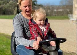Erica Meiland verklapt wie klein-dochter Claire leuker vindt: haar of Martien
