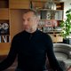 Vanavond op tv: Tom Waes als buitenwipper, klunzige vampieren en hartverwarmende zwemtalenten