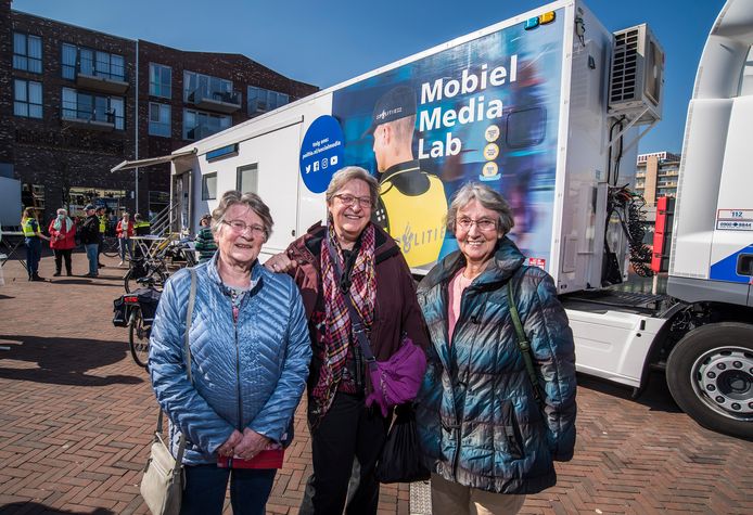 Rita Bernhard, Helma Paulsen en Gerri van Kesteren.
