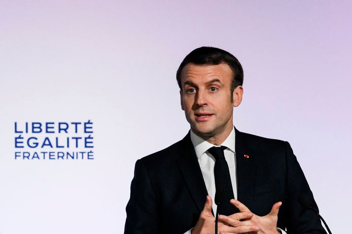 Macron deed de uitspraken tijdens een bezoek aan de wijk Bourtzwiller in Mulhouse.