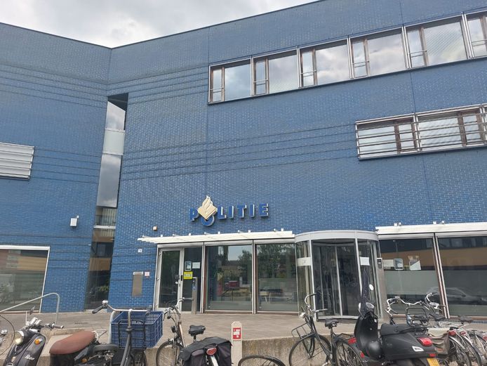 ‘Tukkertje Sterre’ mag politiebureau in Hengelo voorlopig niet in ...