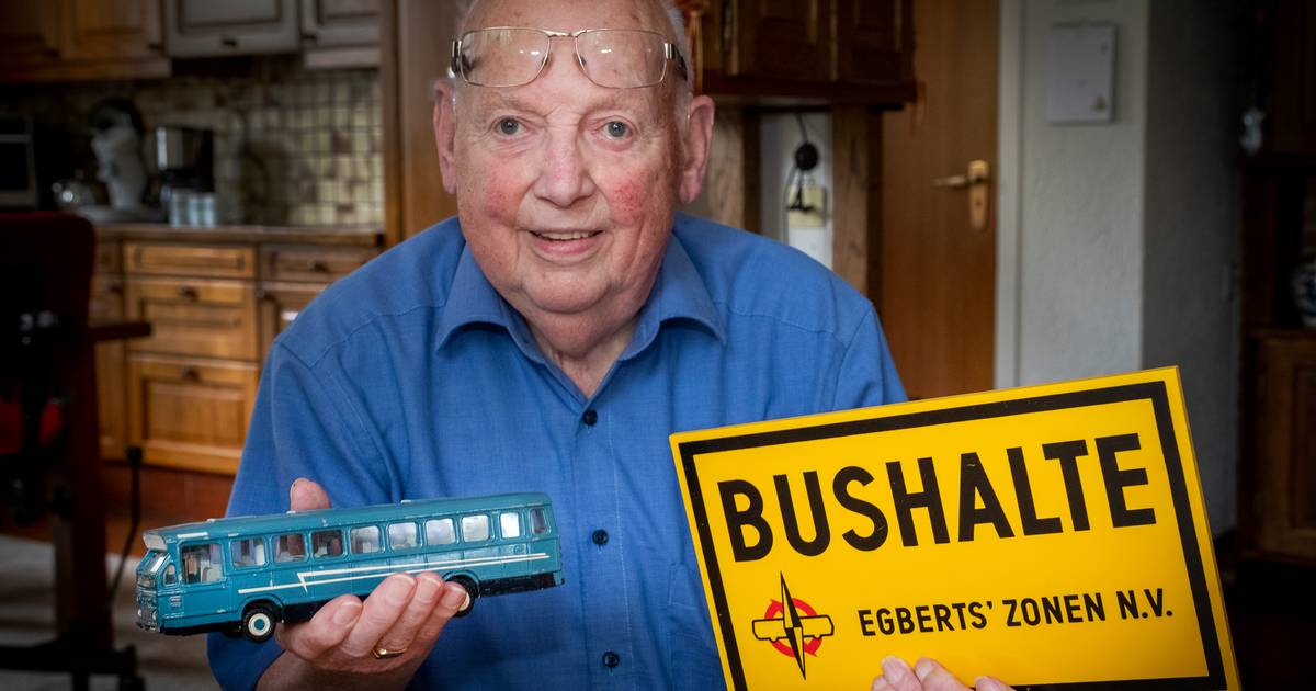 100 jaar geleden reed de bus van Millingen naar Nijmegen voor de eerste ...