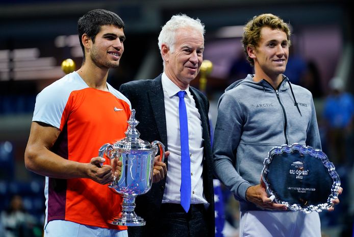 Carlos Alcaraz, John McEnroe e Casper Ruud.