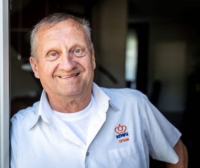 Hans Kusters is al vijftig jaar jurylid van de wielerbond.