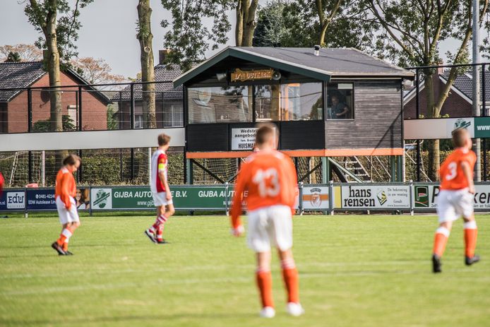 Sportpark De Poel in Angeren op archiefbeeld. Er is inmiddels veel veranderd en gerenoveerd.