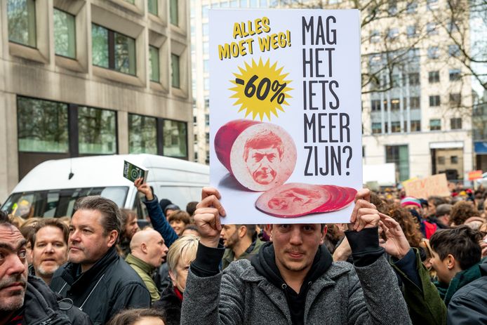 “Alles moet weg! Mag het iets meer zijn?”, kunstenaars vragen om solidariteit.