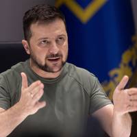 Zelensky zegt ‘klaar te zijn voor verkiezingen in komende 60 tot 90 dagen’ als Europa en VS instaan voor veiligheid