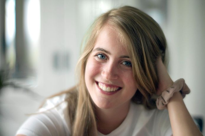 Myrthe van der Houwen begon vorig jaar een actie tegen seksuele intimidatie op straat. Het leidde tot een heel aantal maatregelen van de gemeente Enschede, de nieuwste is de campagne 'Ben je oké?'.