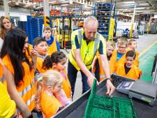 Kinderen uit Hardenberg en Ommen vallen voor ‘vette, flexibele robotarmen': ‘Jonge technici hard nodig’ 
