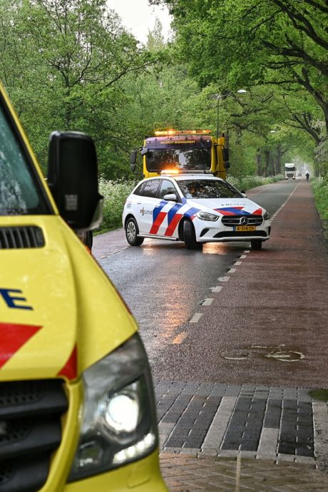 Gewonde bij botsing in Biezenmortel, weg spekglad door olie