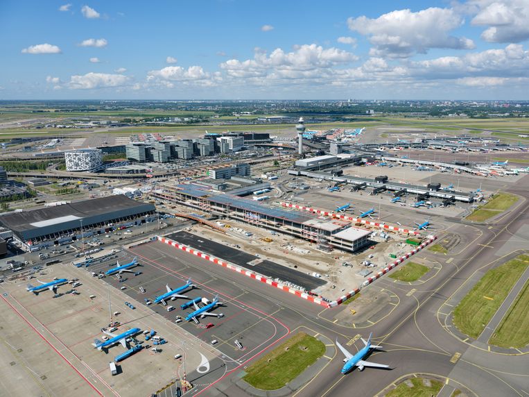 Vliegbedrijven komen in opstand tegen tariefstijging Schiphol