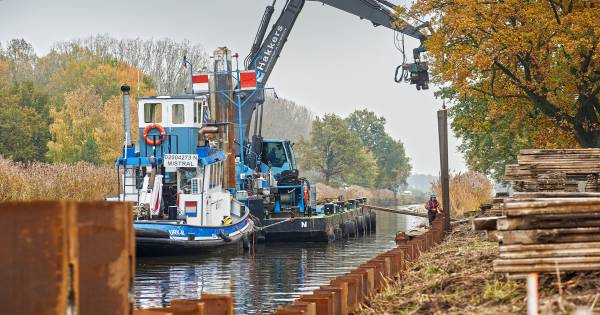 Nieuw staal tegen instorten oevers Zuid-Willemsvaart | Uden, Veghel eo - BD.nl