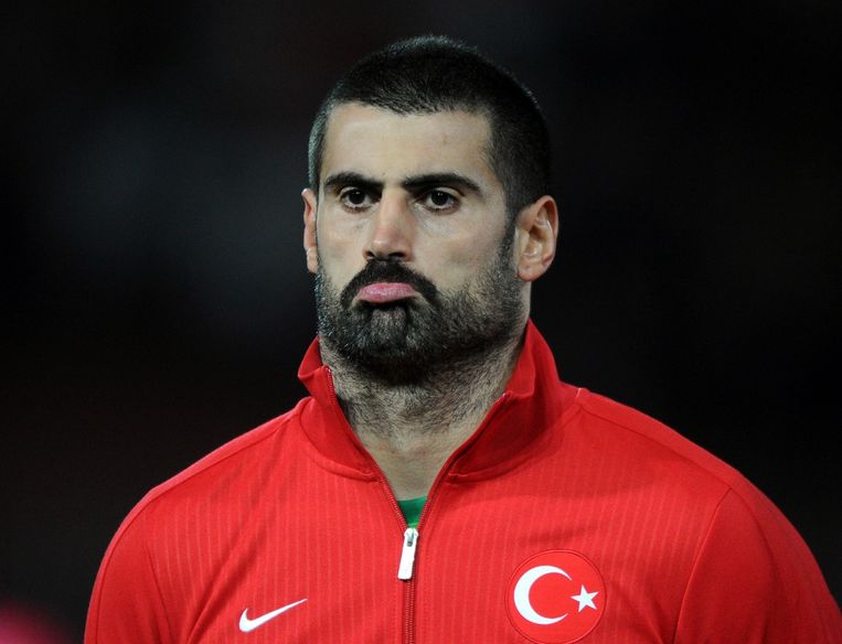 Volkan Demirel, keeper van het Turkse nationale team die in 2012 ook te maken kreeg met uitspraken van Gençlerbirlig-voorzitter Ilhan Cavcav, die eerder al tevergeefs aan bij de Turkse voetbalbond voor een baardenverbod aanklopte. Beeld afp