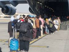 Iedereen wees naar elkaar bij opzetten tolkenevacuatie Afghanistan: ‘Het was om gek van te worden’