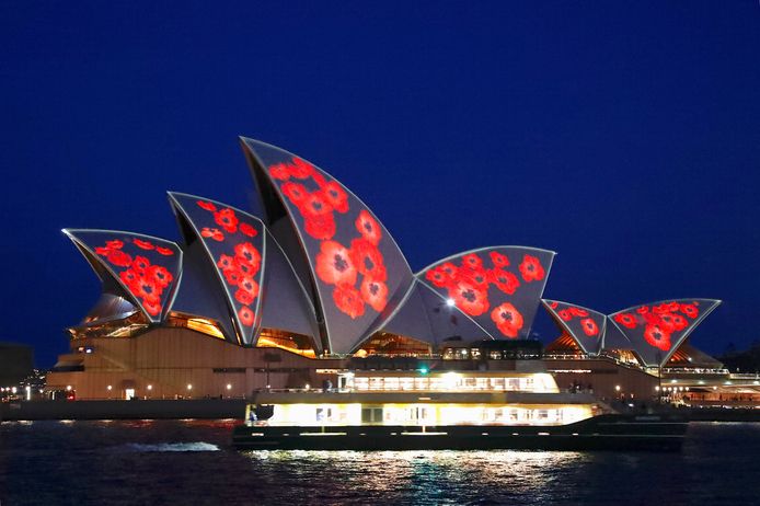 Klaprozen geprojecteerd op Sydney Opera House om de slachtoffers van WOI te herdenken.