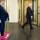 Het virus flakkert op, de onrust groeit, scepsis over kabinetsbeleid neemt toe