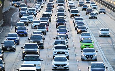 Les États-Unis durcissent les normes d’émissions des voitures pour passer à l’électrique