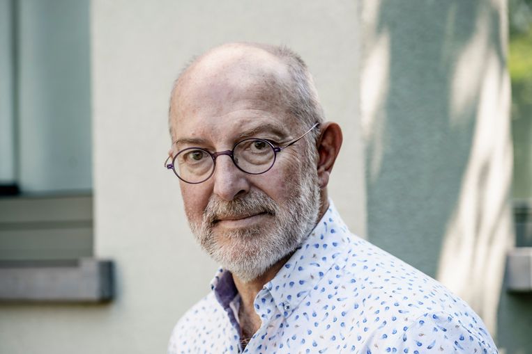 Pierre Van Damme: ‘Ik denk dat mondmaskers op het openbaar vervoer nog een tijdlang nuttig kunnen zijn. Al levert deze uitspraak mij wellicht meteen een doodsbedreiging op.’
 Beeld Eric de Mildt