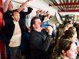 Sinds zaterdag is het verleden tijd, Juran Hilhorst als supporter van SDO met zijn megafoon. Achter hem voorzitter Nander de Wit van de Kamerikse club.
